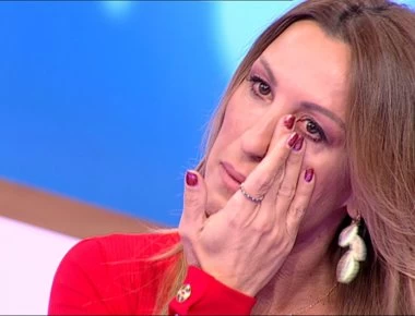 «Λύγισε» η Πηγή Δεβετζή στο «Πάμε Πακέτο»- Δεν μπορούσε να συγκρατήσει τα δάκρυά της (βίντεο)